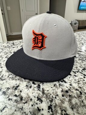 Detroit Tigers Two-Tone Mesh fitted Hat